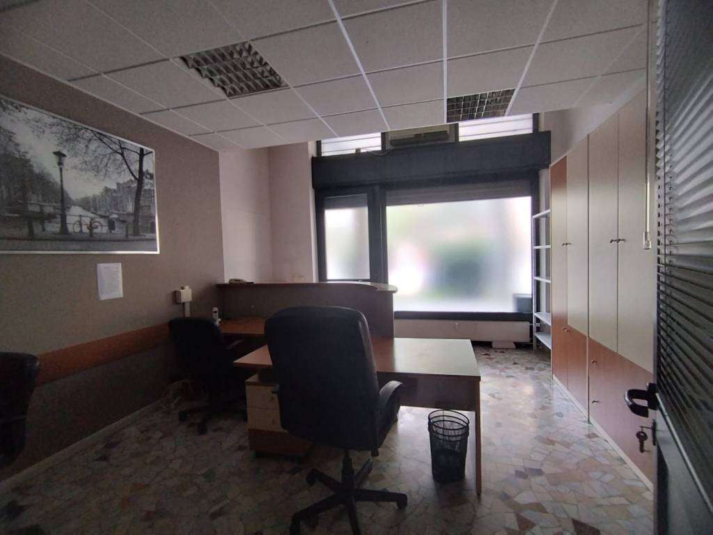 ufficio in vendita a Lainate