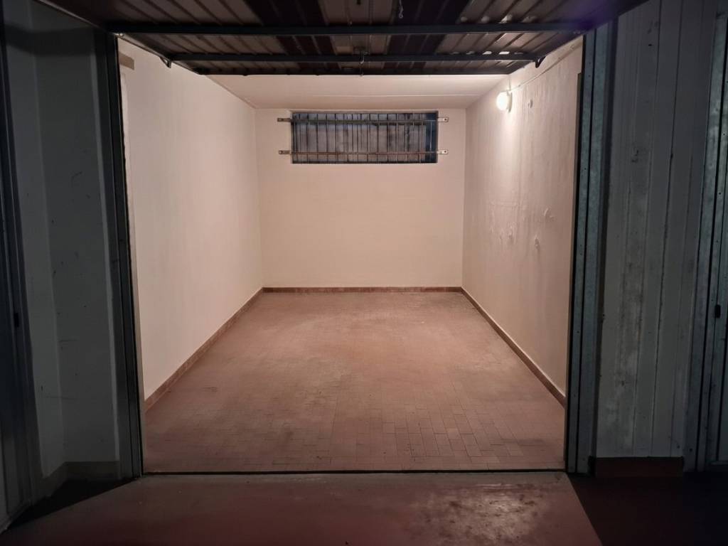 box auto in vendita a Lainate in zona Pagliera