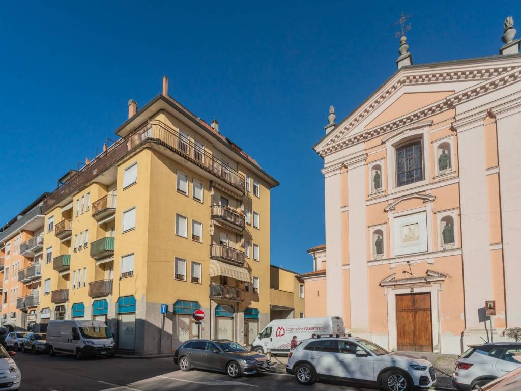 appartamento in vendita a Lainate in zona Pagliera