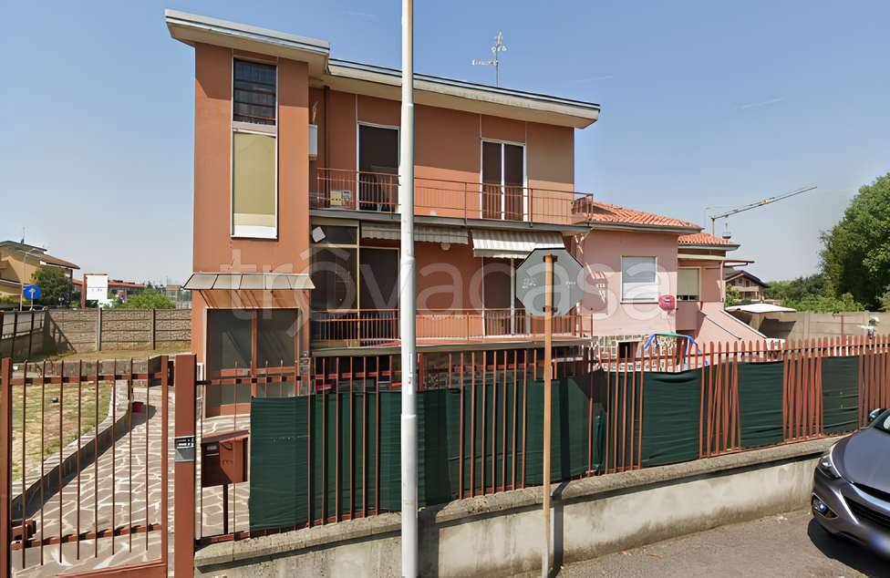 appartamento in vendita a Lainate in zona Pagliera