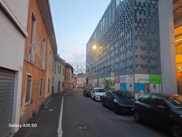 ufficio in vendita a Lainate in zona Pagliera