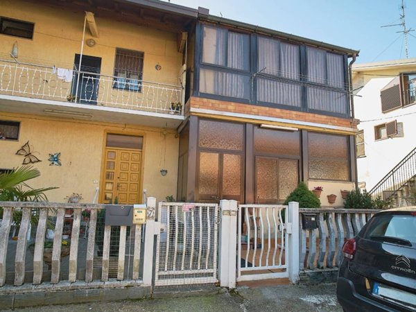 appartamento in vendita a Lainate in zona Pagliera