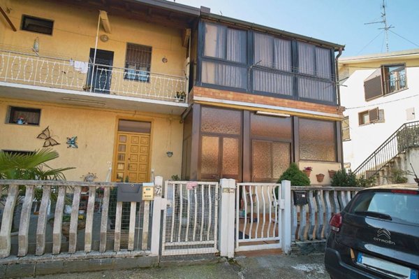 appartamento in vendita a Lainate in zona Pagliera