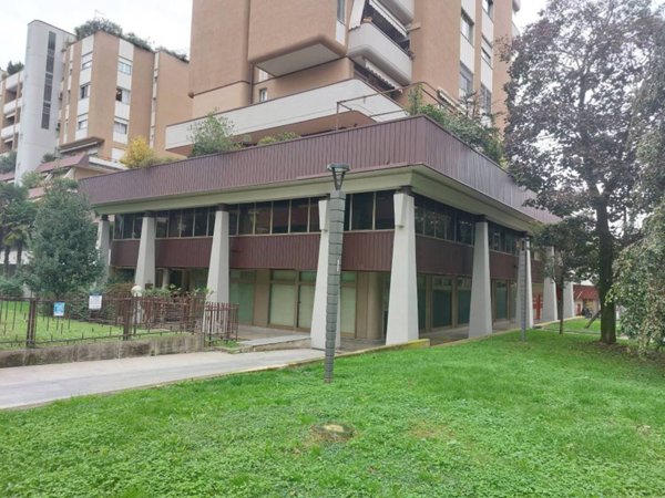 negozio in vendita a Legnano