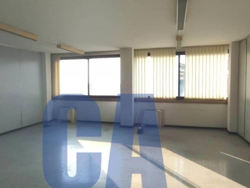 ufficio in vendita a Legnano