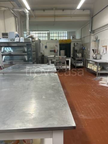 negozio in vendita a Legnano