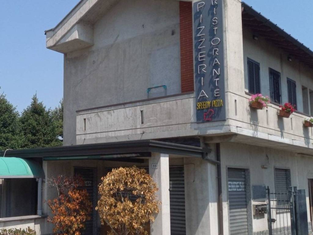 negozio in vendita a Legnano