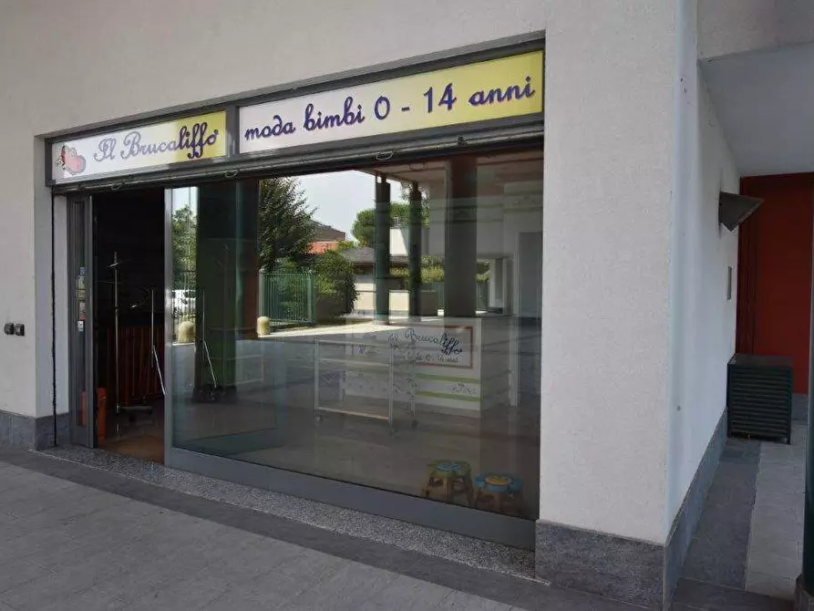locale commerciale in vendita a Legnano