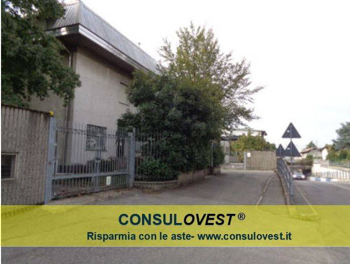 locale commerciale in vendita a Legnano