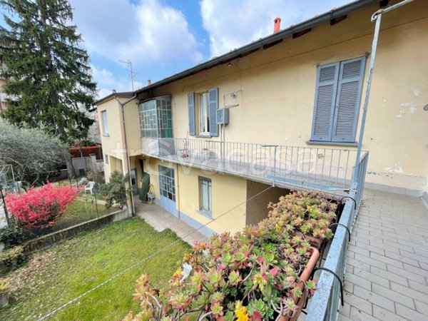 casa indipendente in vendita a Legnano