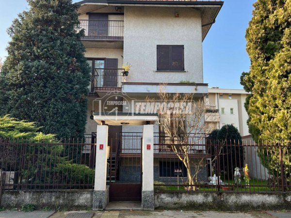 casa indipendente in vendita a Legnano