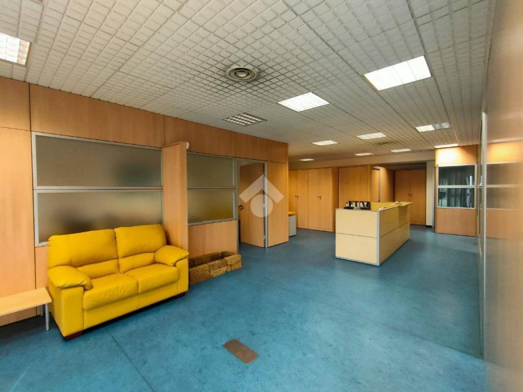 ufficio in vendita a Legnano