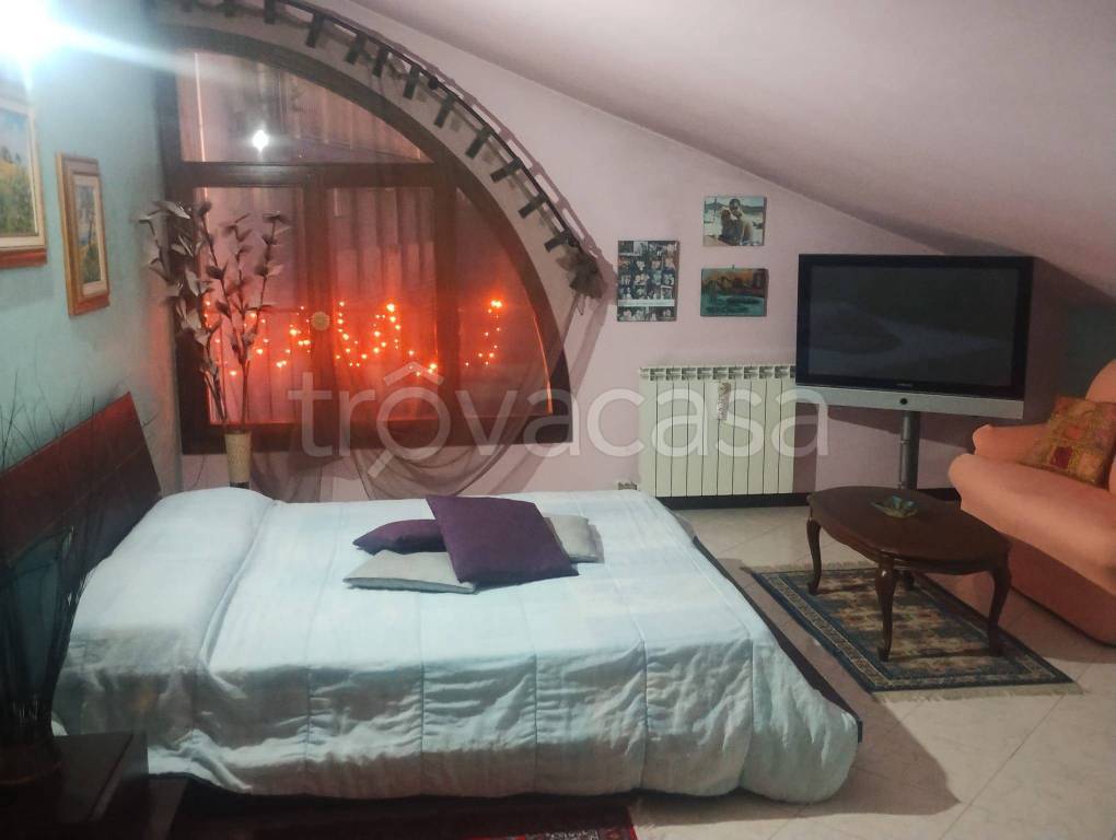 casa indipendente in vendita a Legnano