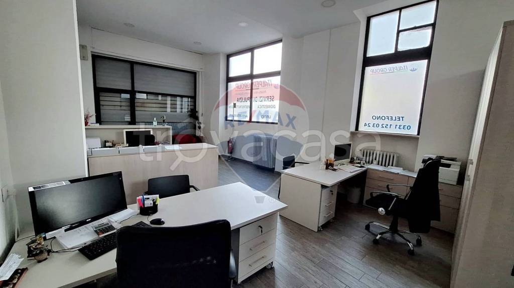 locale commerciale in vendita a Legnano