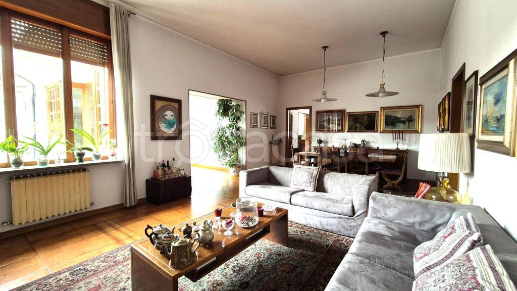 casa indipendente in vendita a Legnano