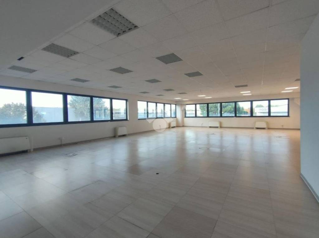 ufficio in vendita a Legnano