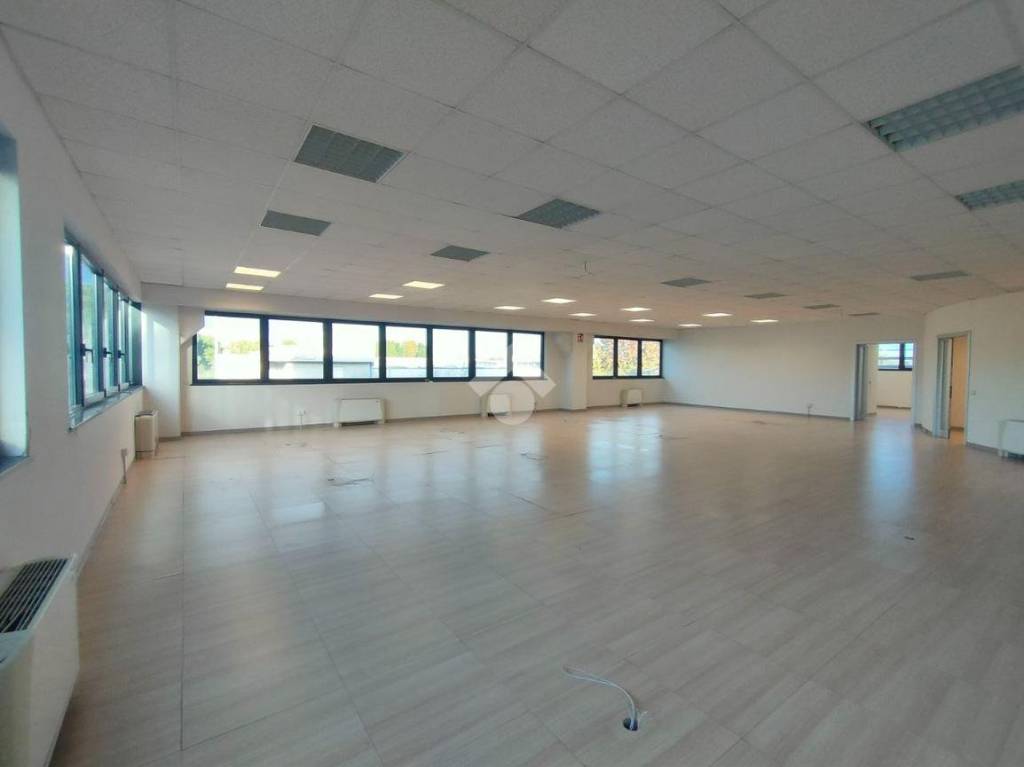 ufficio in vendita a Legnano
