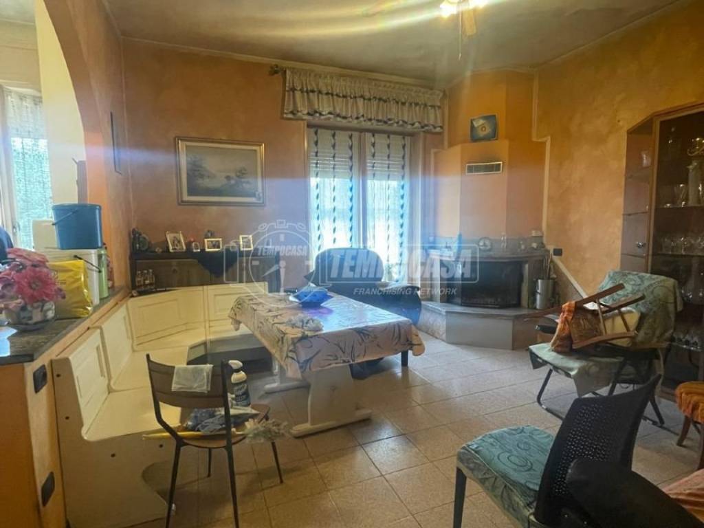 casa indipendente in vendita a Legnano
