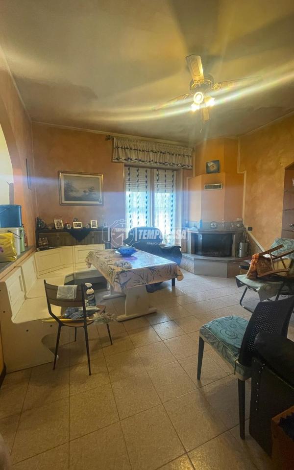 casa indipendente in vendita a Legnano