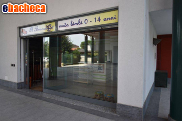locale commerciale in vendita a Legnano