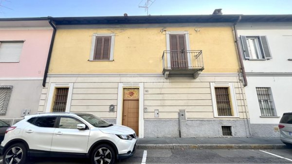 casa indipendente in vendita a Legnano