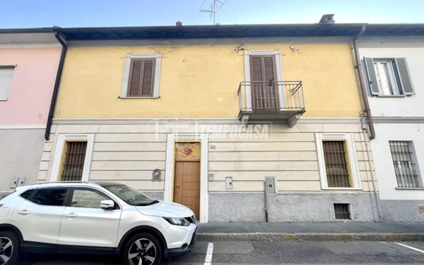 casa indipendente in vendita a Legnano