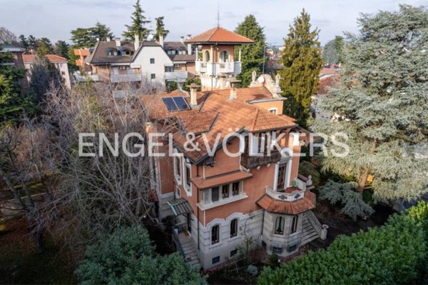casa indipendente in vendita a Legnano