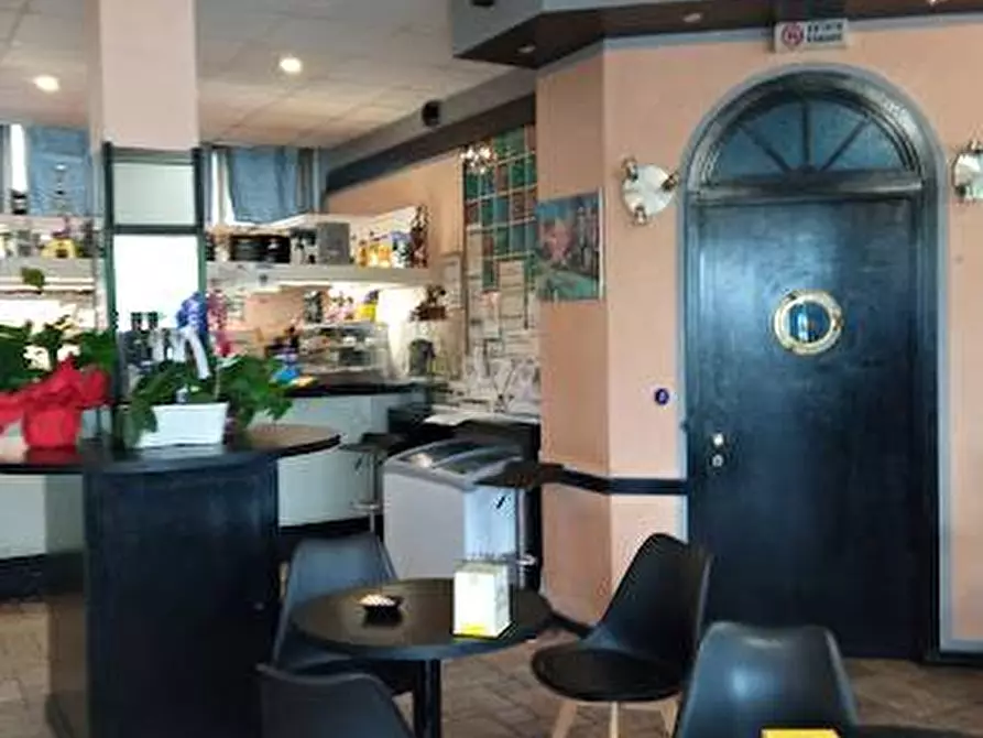 negozio in vendita a Legnano