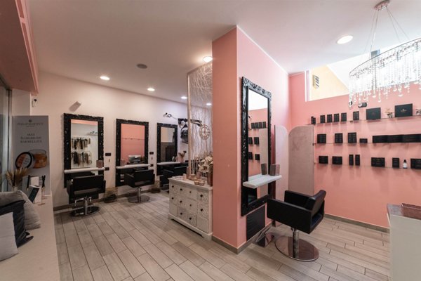negozio in vendita a Legnano