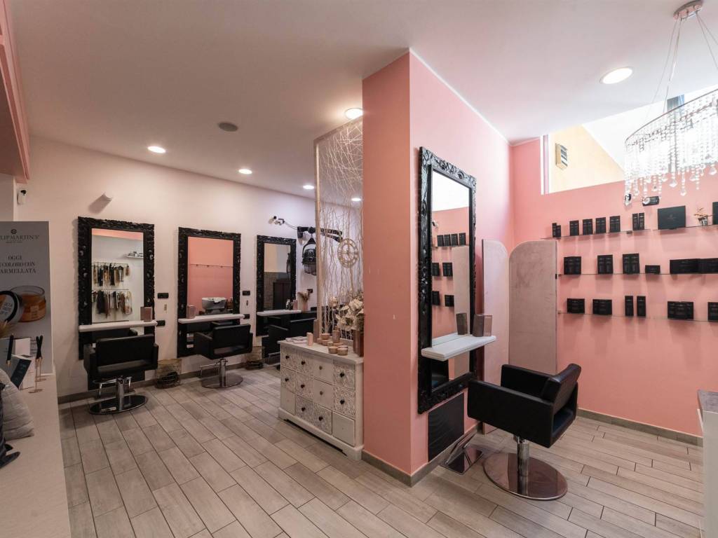 negozio in vendita a Legnano