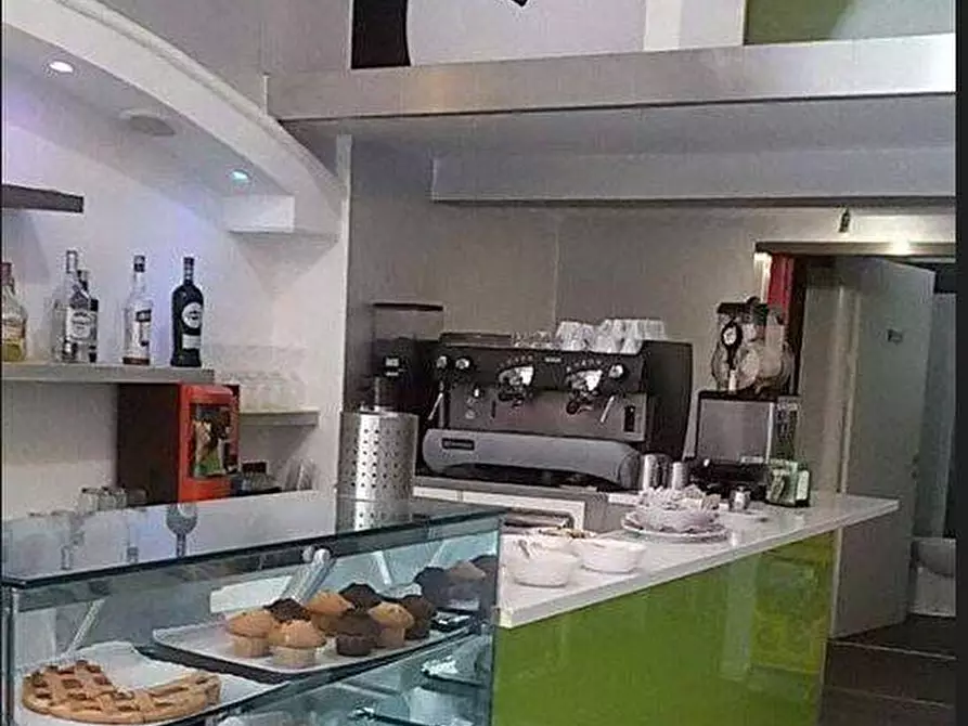 negozio in vendita a Legnano