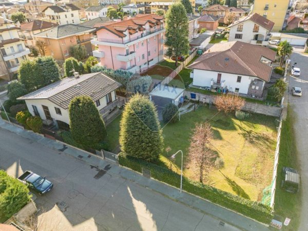 casa indipendente in vendita a Legnano