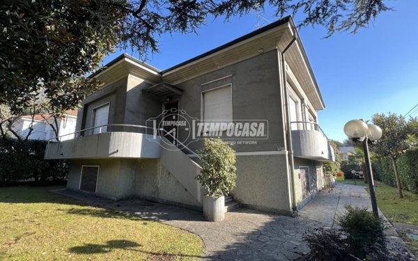 casa indipendente in vendita a Legnano