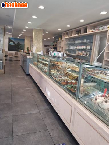 negozio in vendita a Legnano