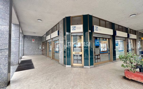 negozio in vendita a Legnano
