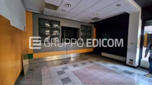 negozio in vendita a Legnano