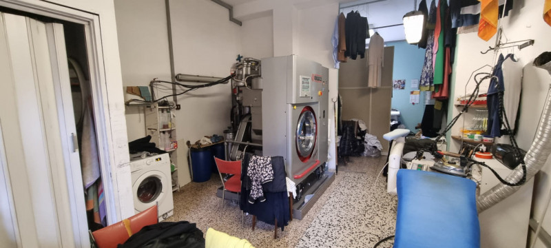 locale commerciale in vendita a Legnano
