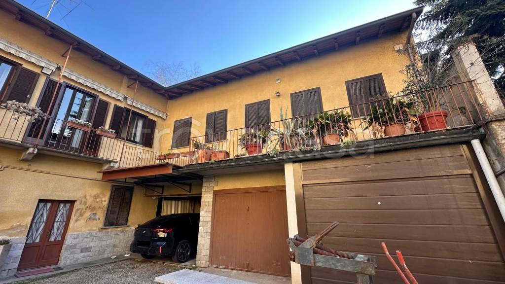 casa indipendente in vendita a Legnano