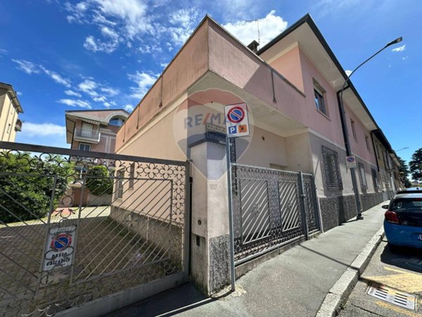 casa indipendente in vendita a Legnano