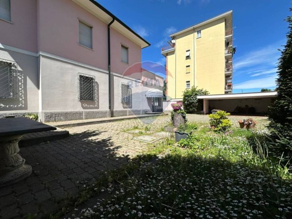 casa indipendente in vendita a Legnano