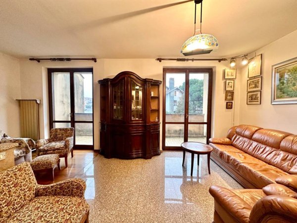 casa indipendente in vendita a Legnano