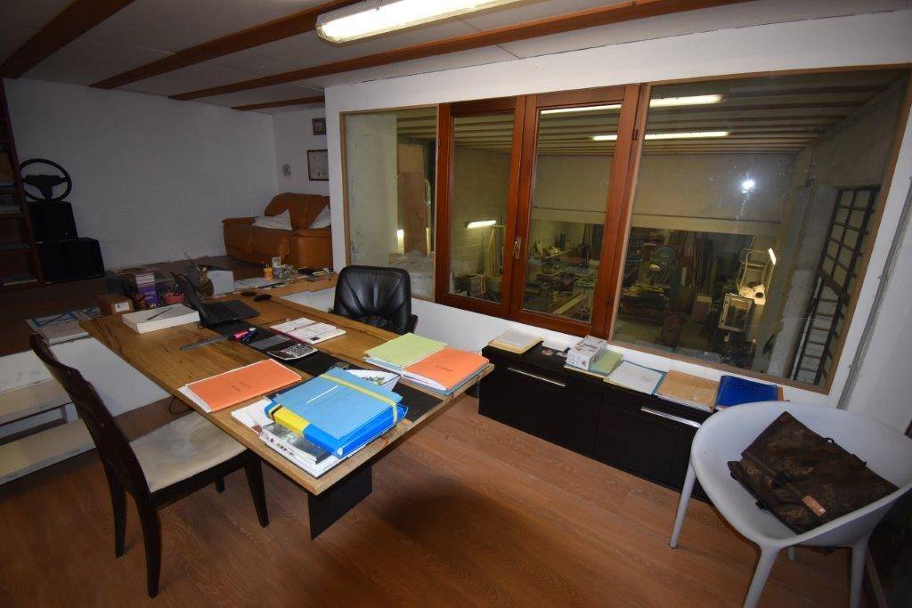 locale commerciale in vendita a Legnano