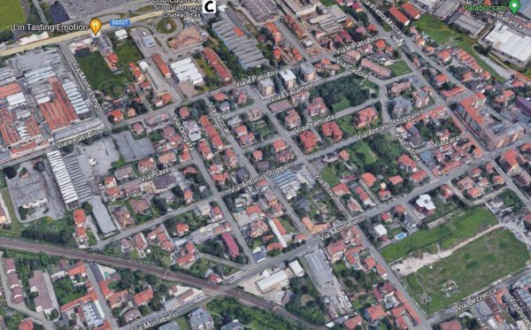casa indipendente in vendita a Legnano