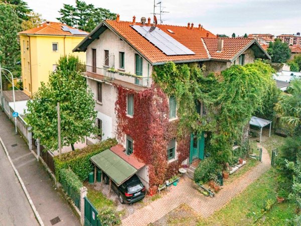 casa indipendente in vendita a Legnano