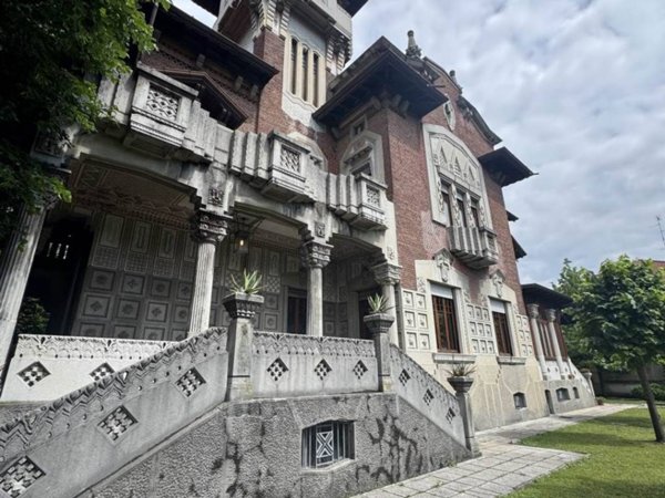 villa in vendita a Legnano