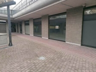 locale commerciale in vendita a Legnano