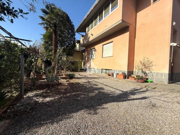 casa indipendente in vendita a Legnano