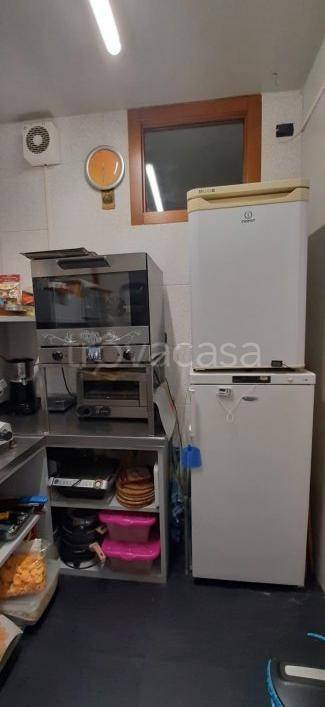 negozio in vendita a Legnano