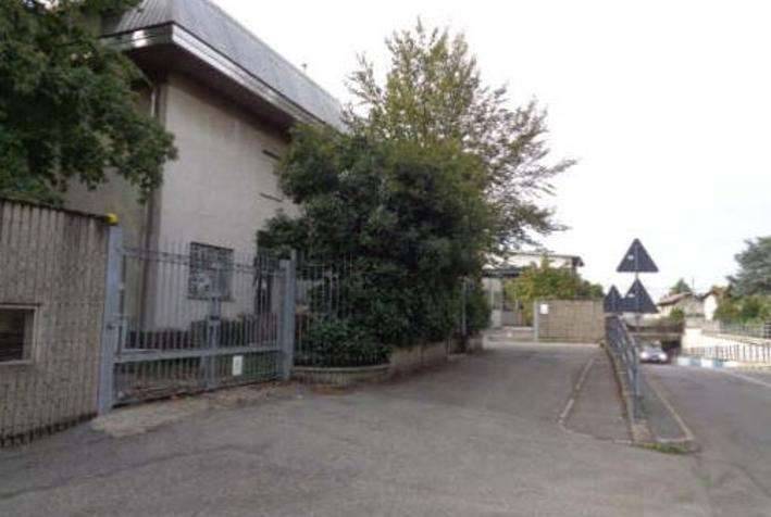 capannone in vendita a Legnano