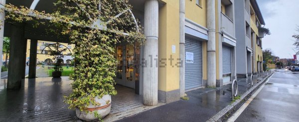negozio in vendita a Legnano